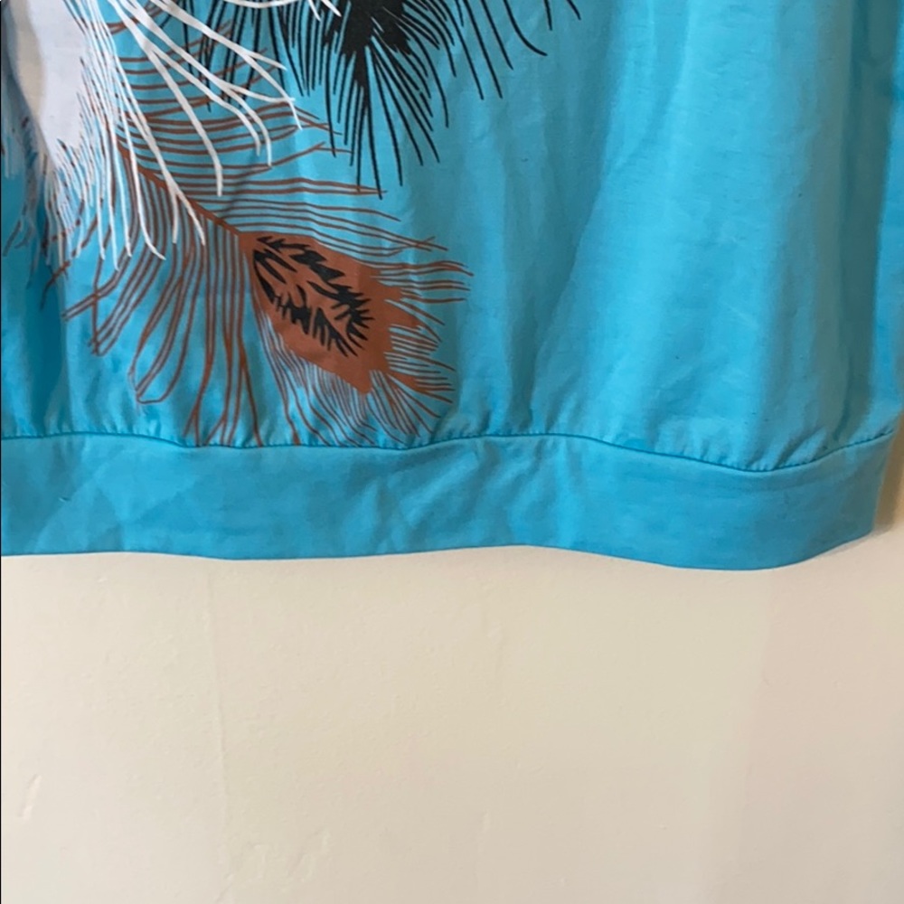 NWOT Cold shoulder shirt!!! Size small beautiful!! - Picture 7 of 10